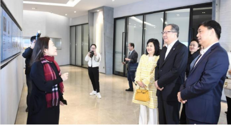 浙江省侨商会“访侨企送服务”团来BG视讯生物指导工作